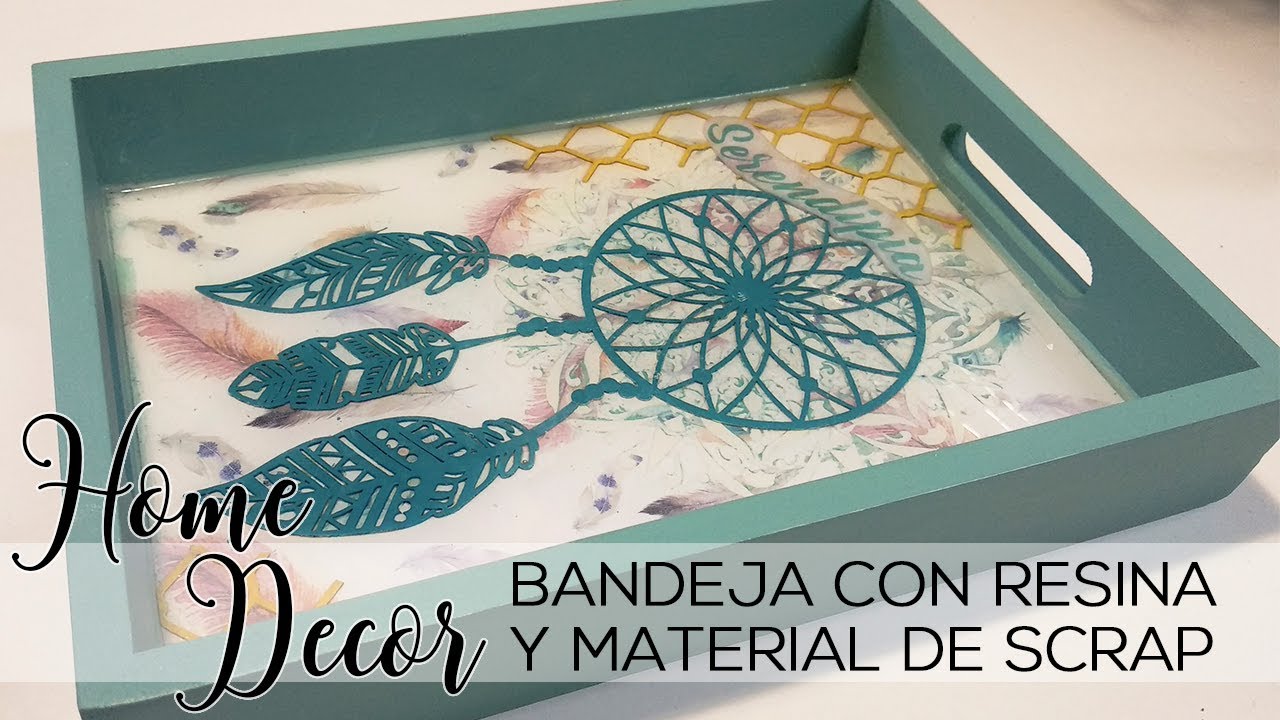 BANDEJA DECORADA CON RESINA Y MATERIALES DE SCRAPBOOKING