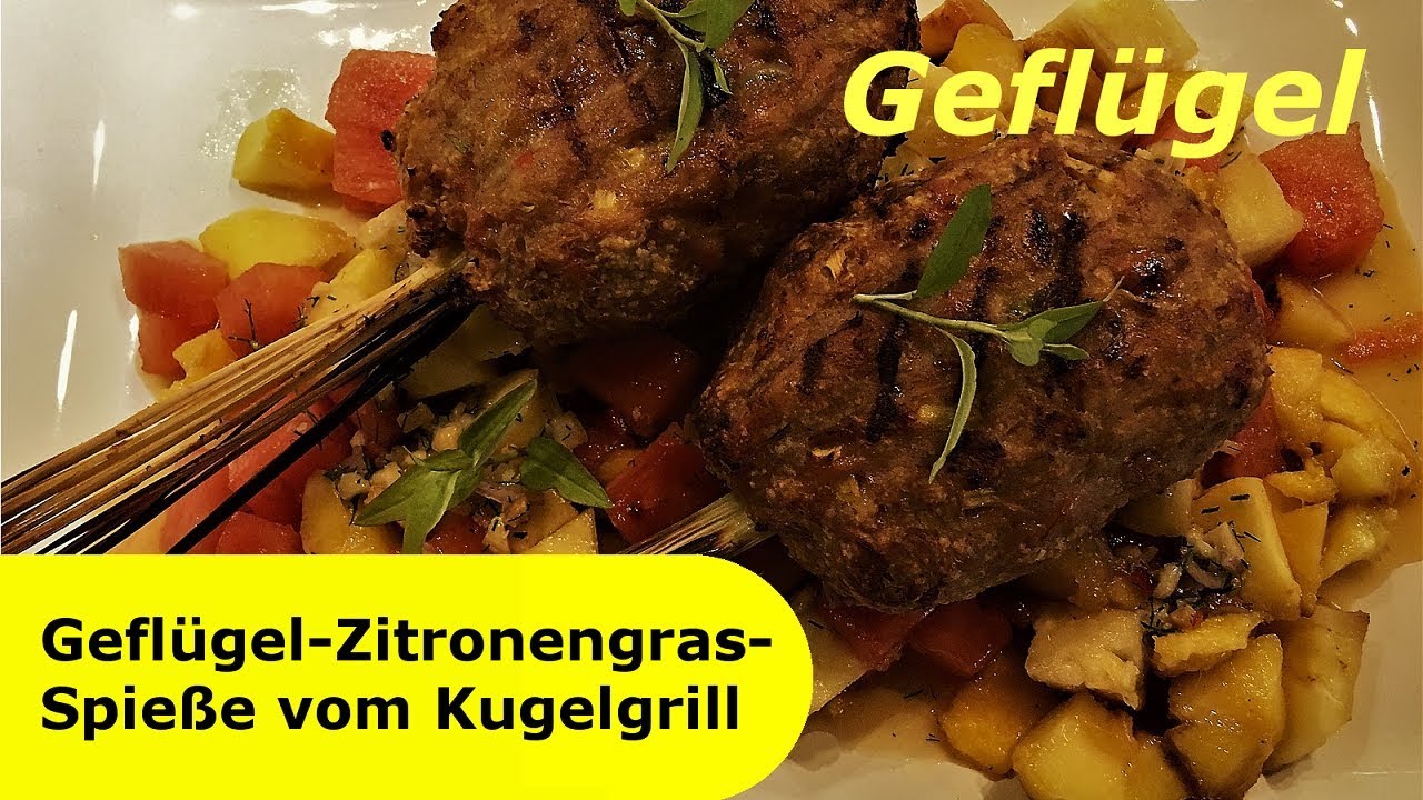131 - Geflügel-Zitronengras-Spieße │ Mit gegrilltem Obstsalat und einer Erdnuss-Peperoni-Vinaigrette