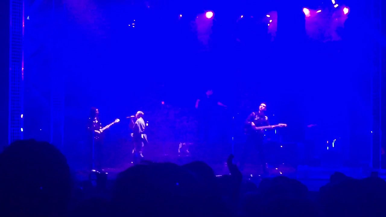 The XX and Robyn perform With Every Heartbeat at Brixton Academy - 11th March 2017