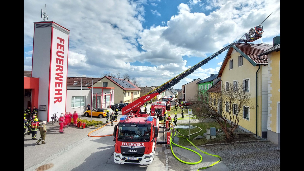 Feuerwehr Waidhofen/Thaya - Dachstuhlbrand Heinreichs