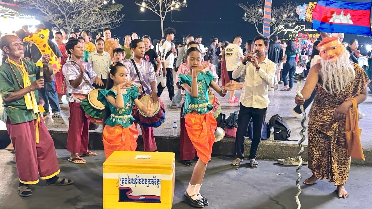 Fun Night Walk with the Chhay Yum Group | Chatomuk Walk Street, Phnom Penh