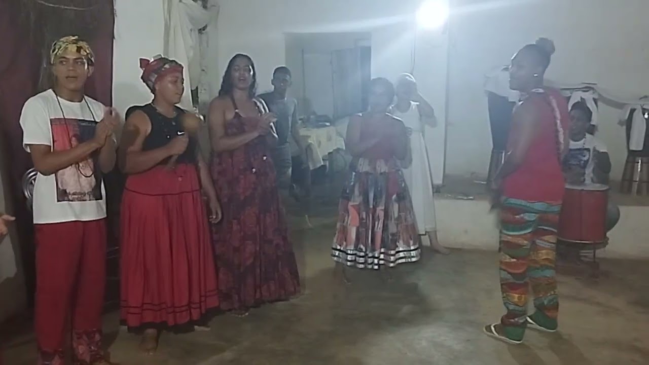 Chamando as pombo giras pra seu banquete 💃🏼/ Ylê axé Oyá Balé 🦋