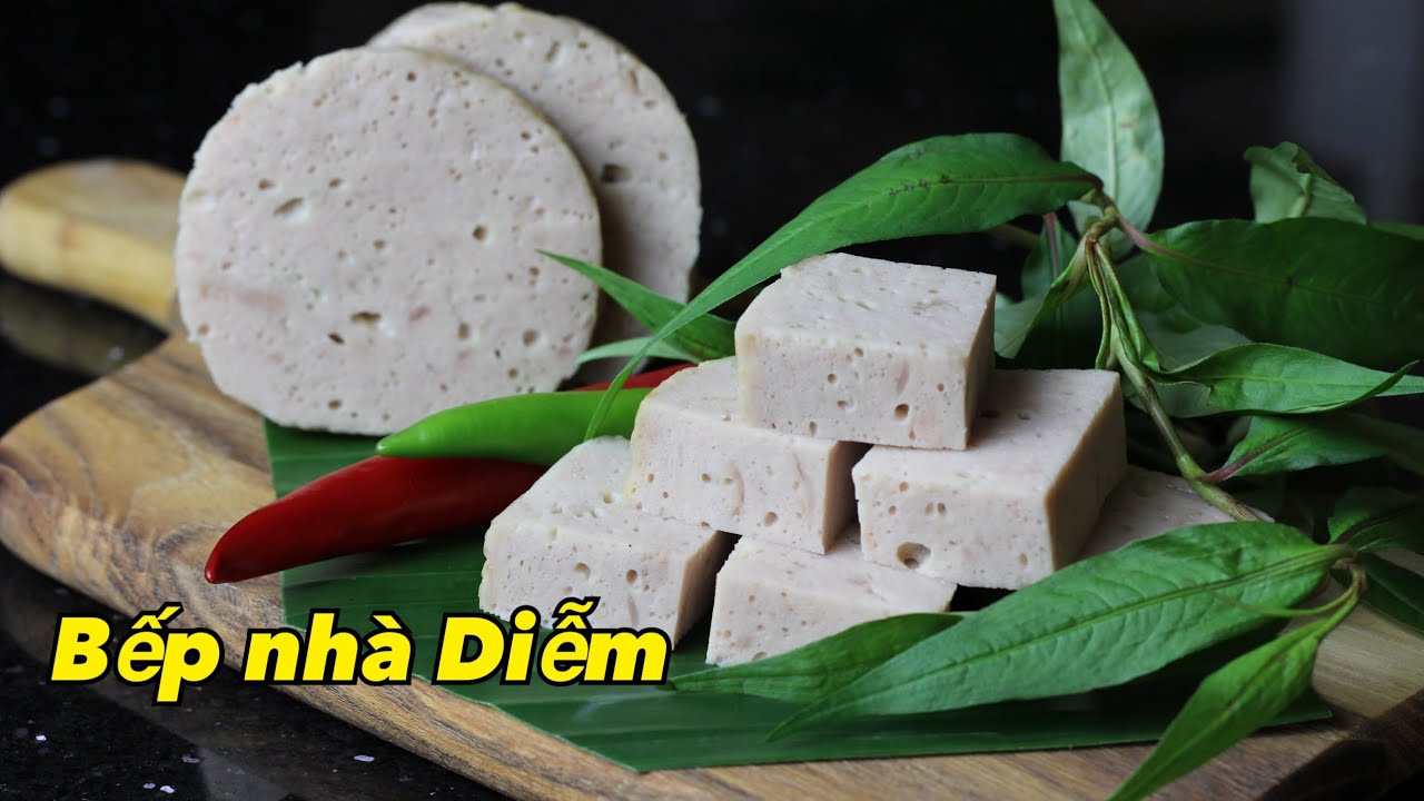 Chả lụa gà - Chicken Bologna - Cách làm chả lụa bằng thịt đùi gà dai ngon | Bếp Nhà Diễm |