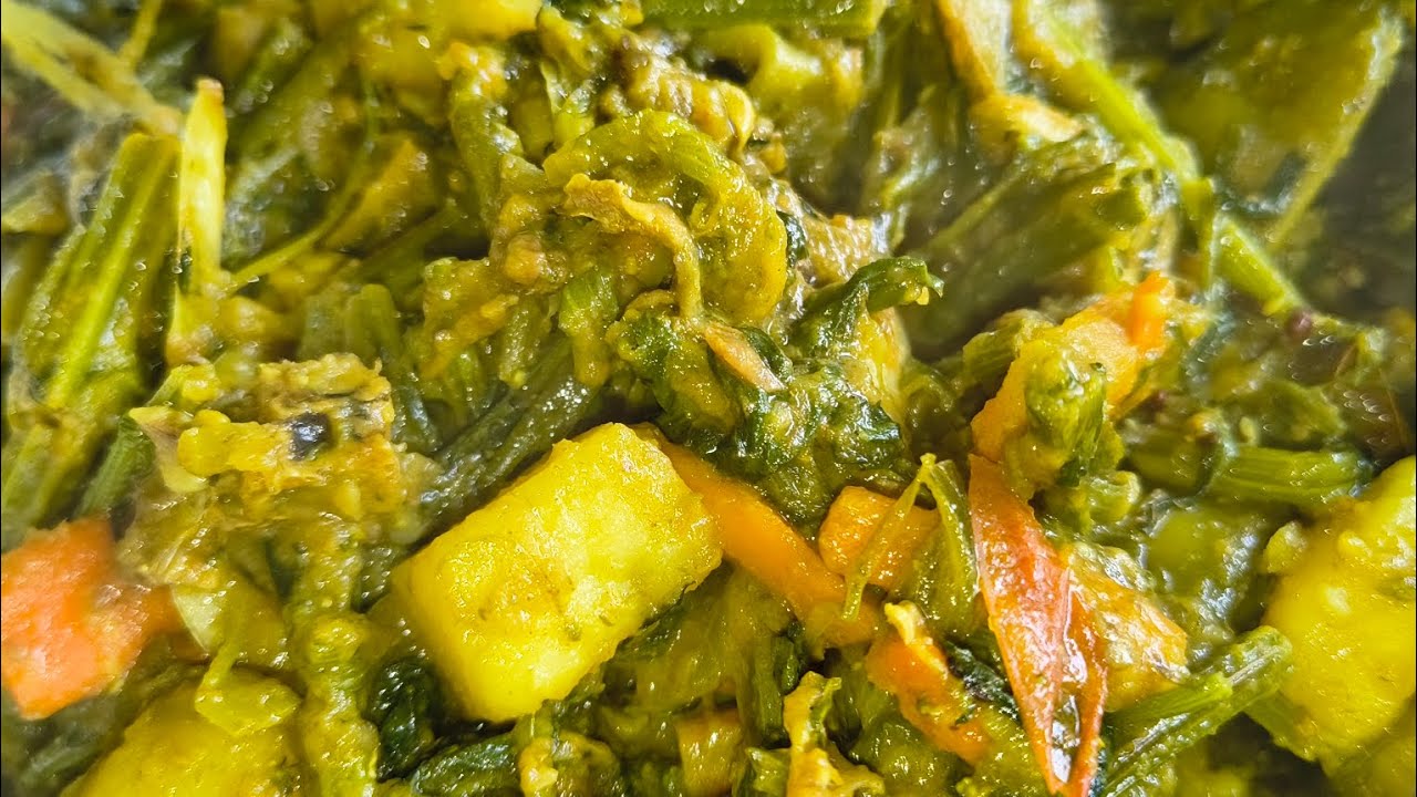 রুই মাছের মাথা দিয়ে শীতের পাঁচ মিশালী সবজি রেসিপি।#recipe #foryou #food #Ghosh Family's Rannaghar 