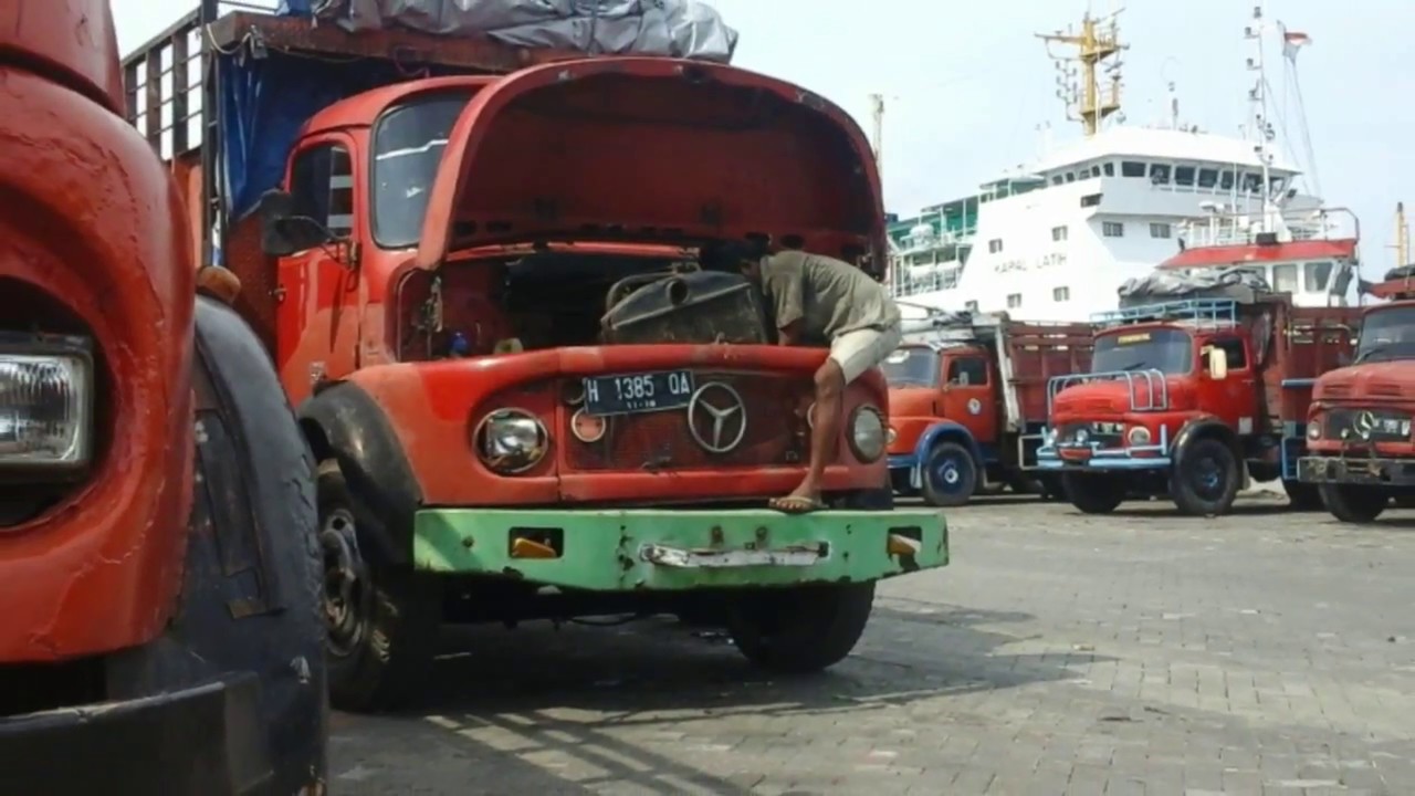 TRUK MERCY NONONG BAGONG di Pelabuhan Tanjung Mas Semarang