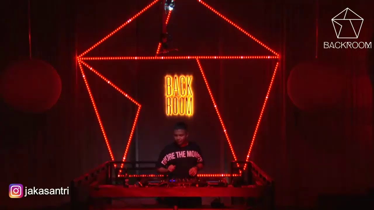 BACKROOM ON FIFTH #2228 JAKA