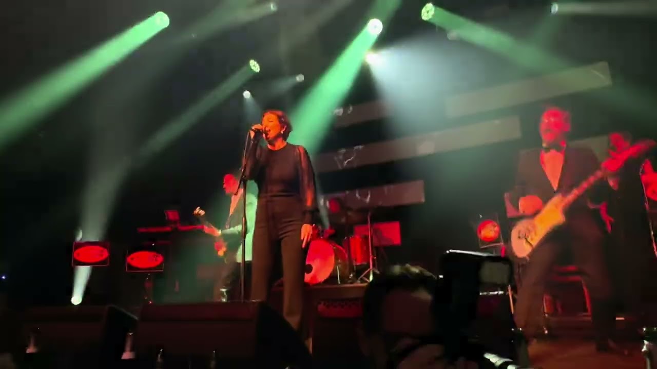 Esther @ nieuwjaarsgala 1jan2026, Patronaat Haarlem