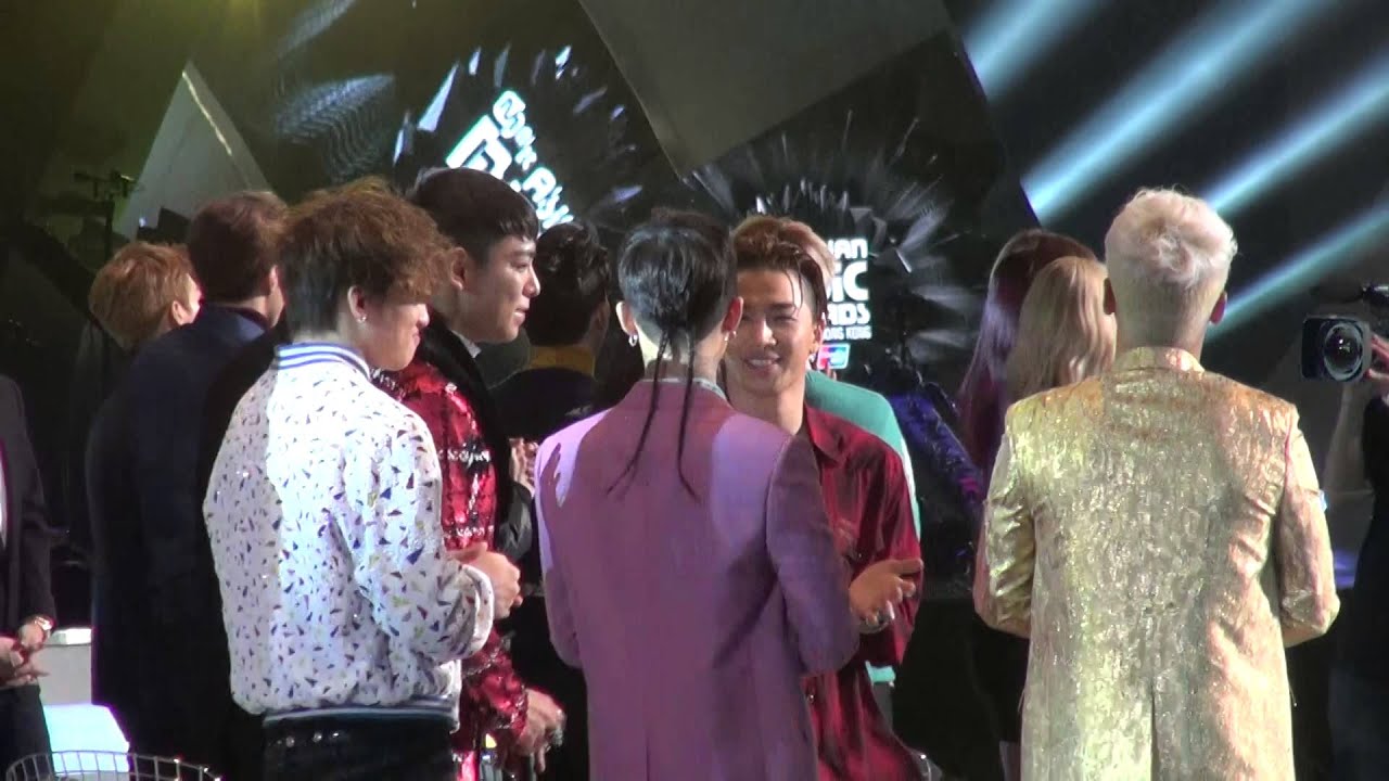 20151202　MAMA 歌手席　（パク・ジニョン氏受賞時）