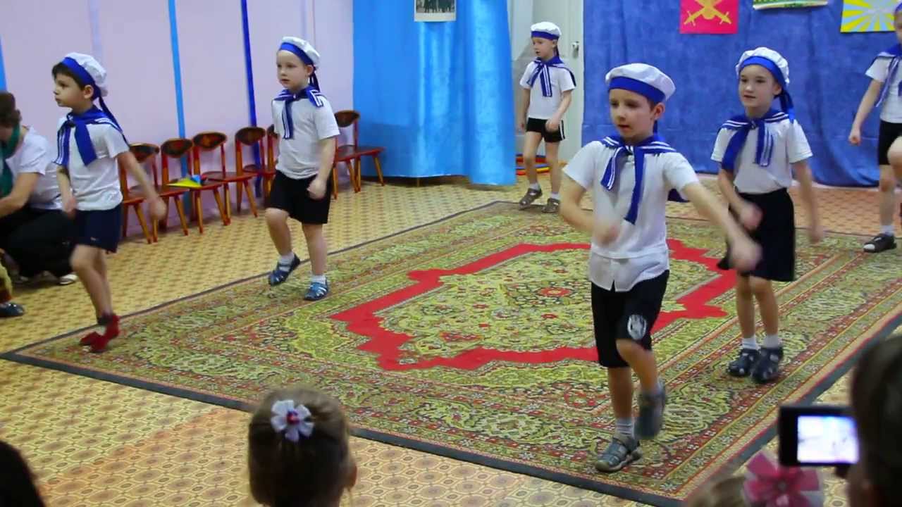 Бескозырка белая