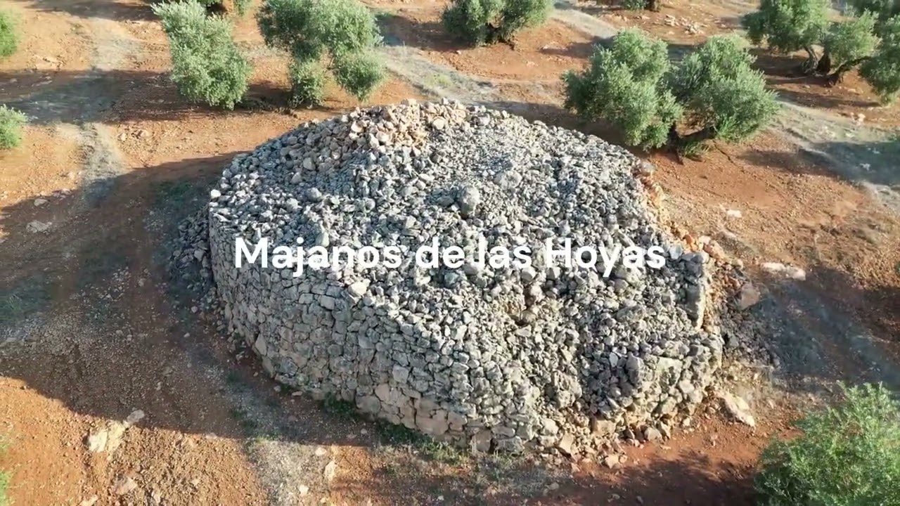 Construcciones de piedra seca en Navas de San Juan.