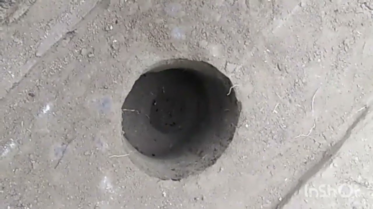 Cavando un pozo de forma manual, con tubo PVC, para obtener agua de  Riego #pozo