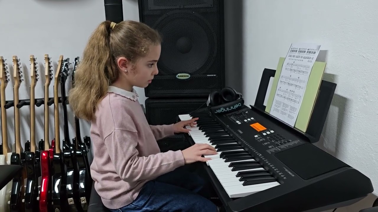 Estudos Musicais Talentos - Teclados - (Marching In)