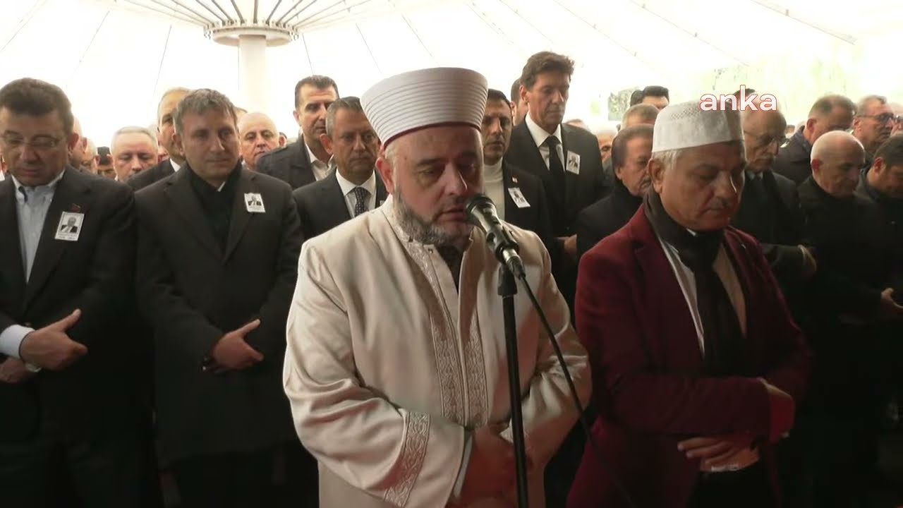 Özgür Özel, 18. Dönem SHP İstanbul Milletvekili Yüksel Çengel’in cenaze töreninde