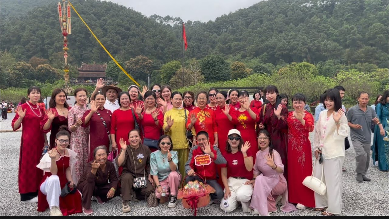 Các mẹ ,chị em phụ nữ, thôn Đoài xã thiên Lộc ĐAHN du xuân lễ chùa đầu năm #tintuc 