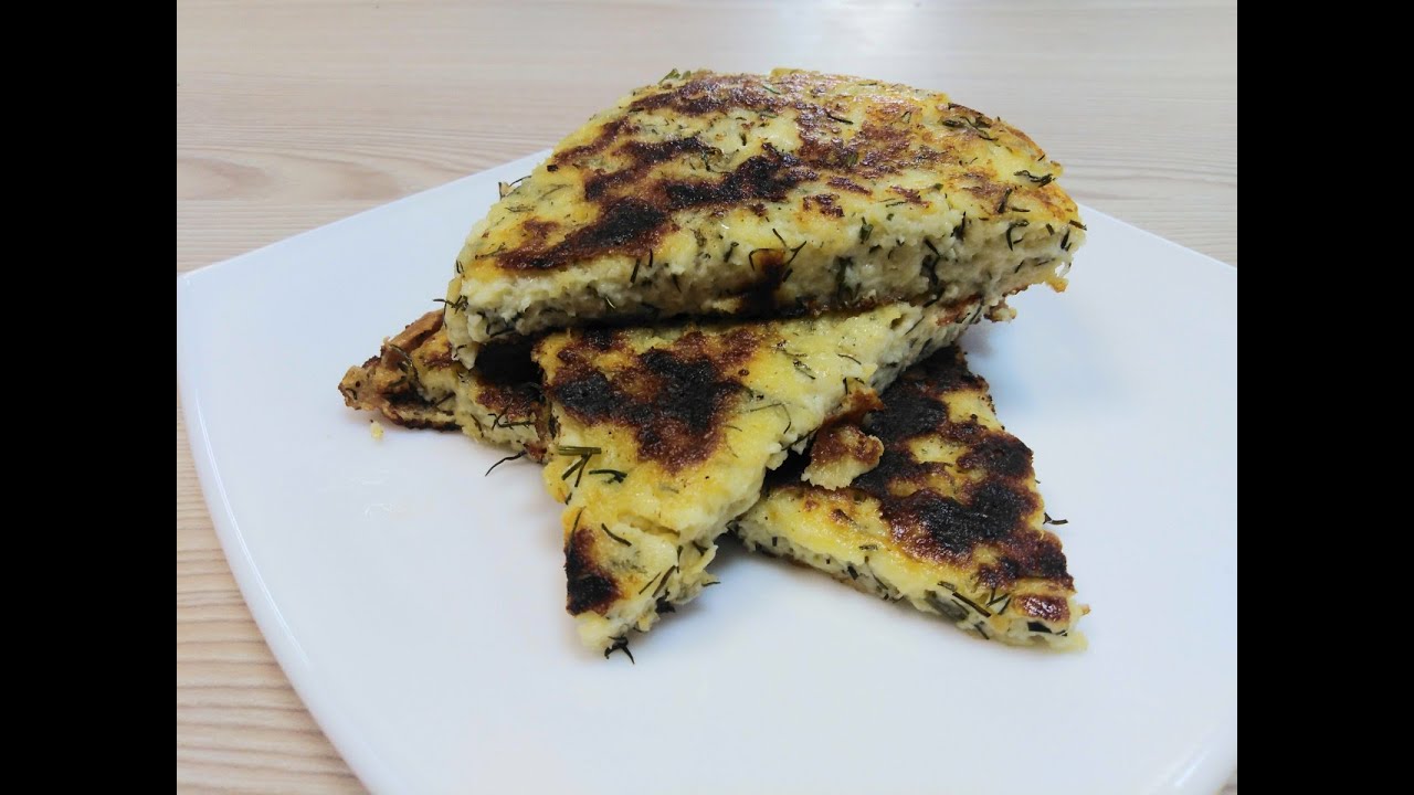 Ленивые хачапури в сотейнике Tupperware.