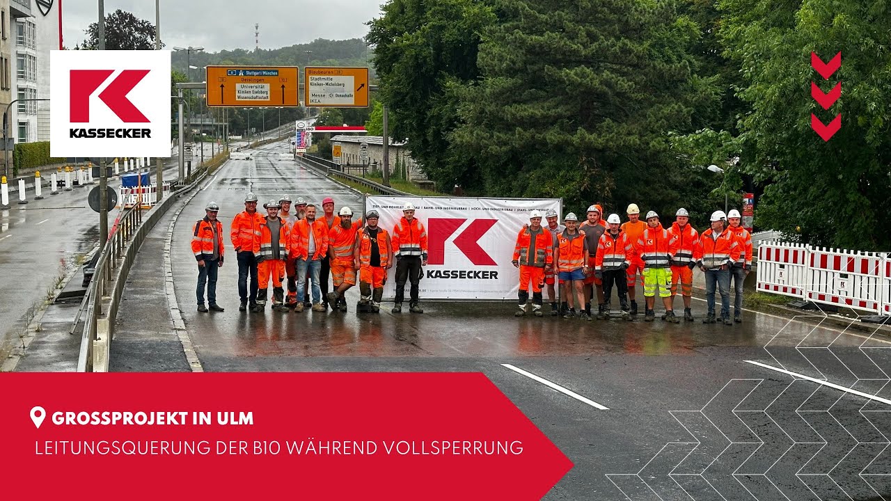 Großprojekt Ulm: Zeitraffer der Leitungsquerung der B10 bei Vollsperrung der Hauptverkehrsader