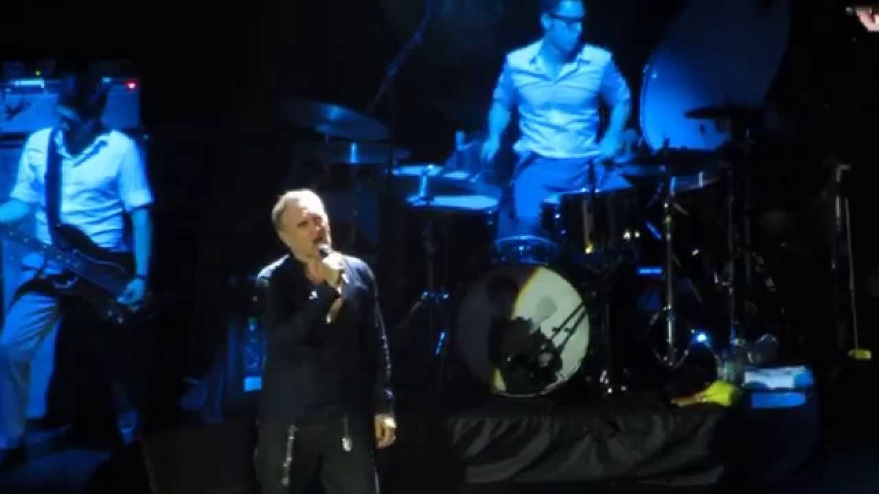 Morrissey - I'm Not A Man Live @ Hammersmith Apollo
