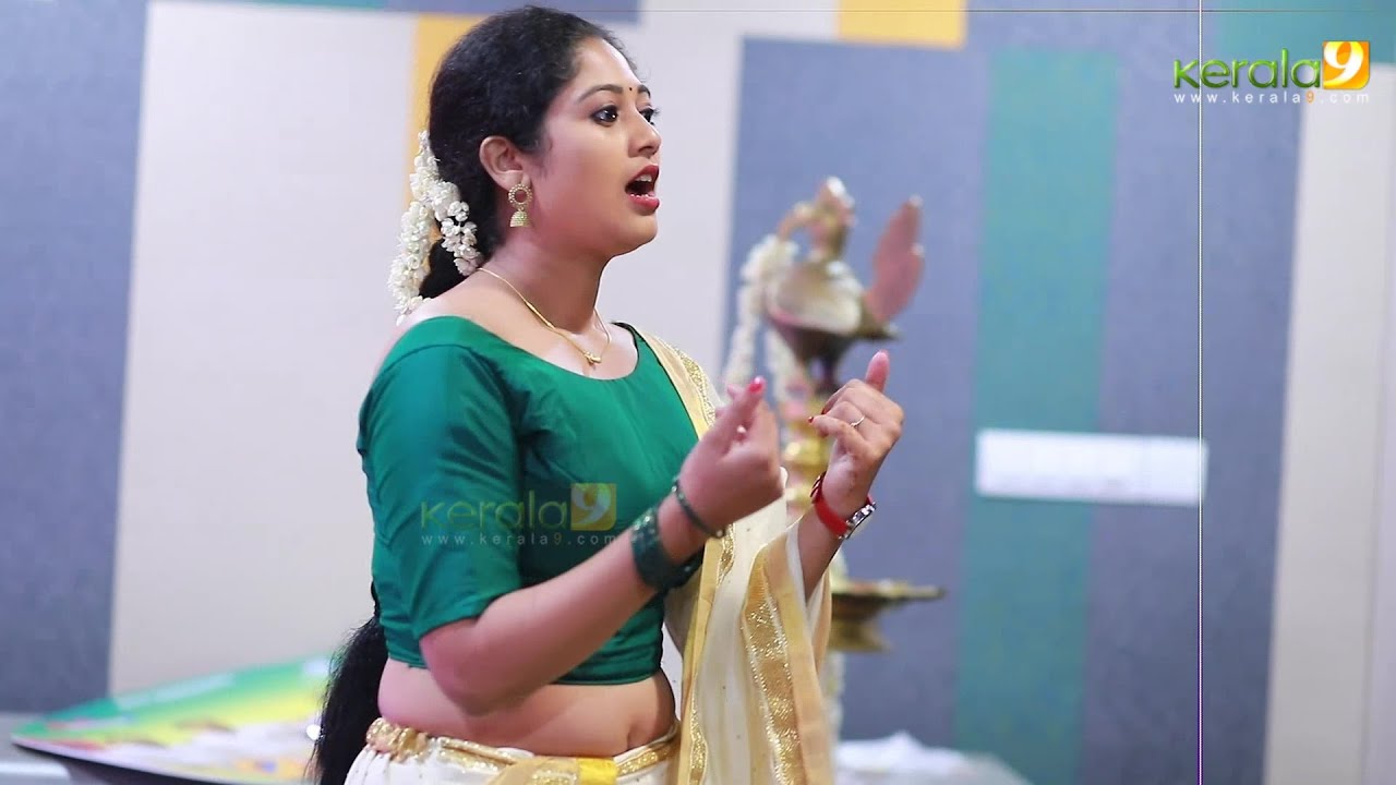 വേദിയിൽ നൃത്തം ചെയ്ത് നീരജ | Neeraja at My Dear Machans Audio Release - Kerala9.com