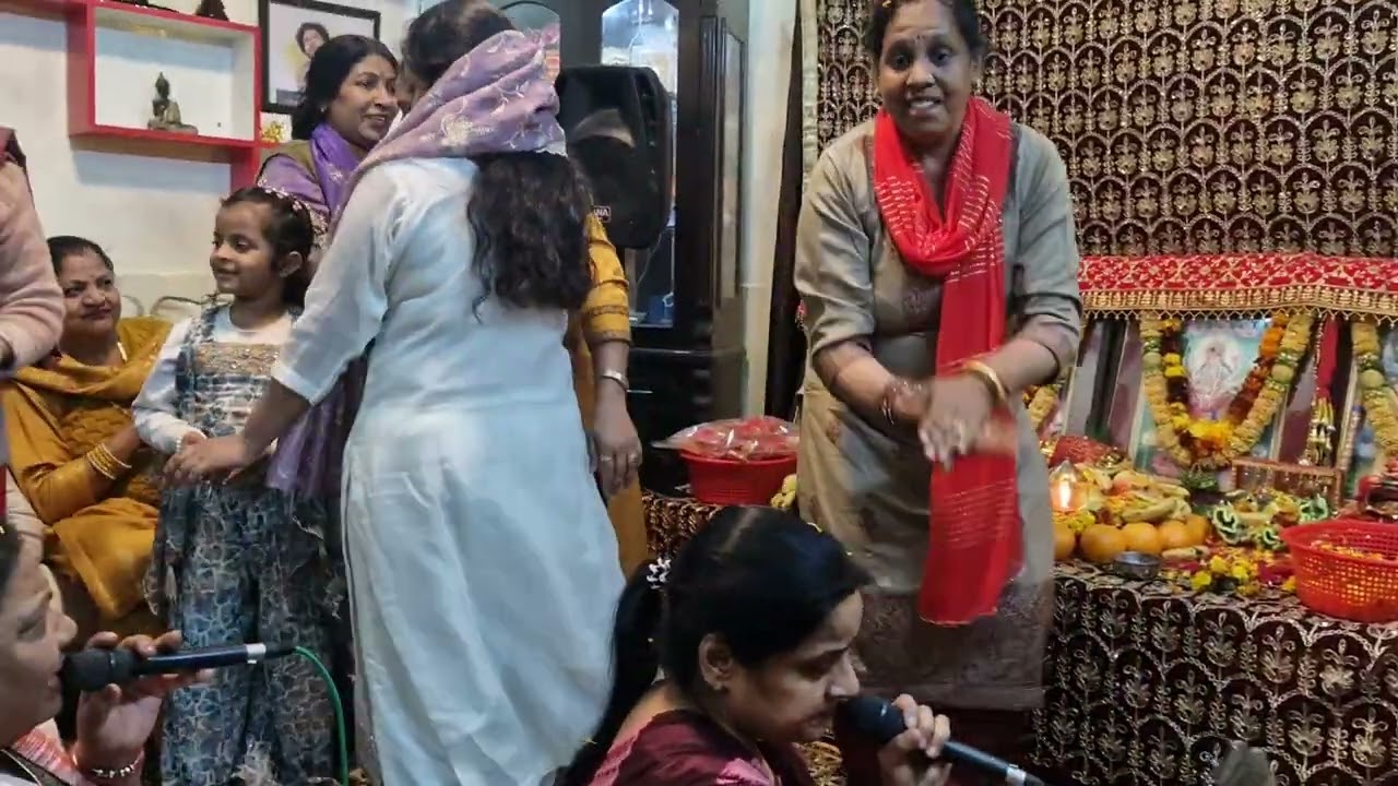 मिठे मिठे आटे दीया रोटीया पकाया गे माता रानी की सुन्दर भेंट 