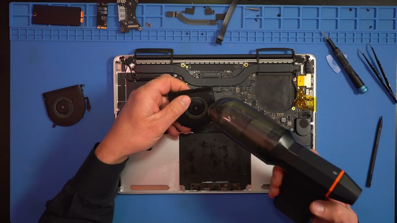PARTE 2   MACBOOK PRO MID 2015   RIASSEMBLAGGIO