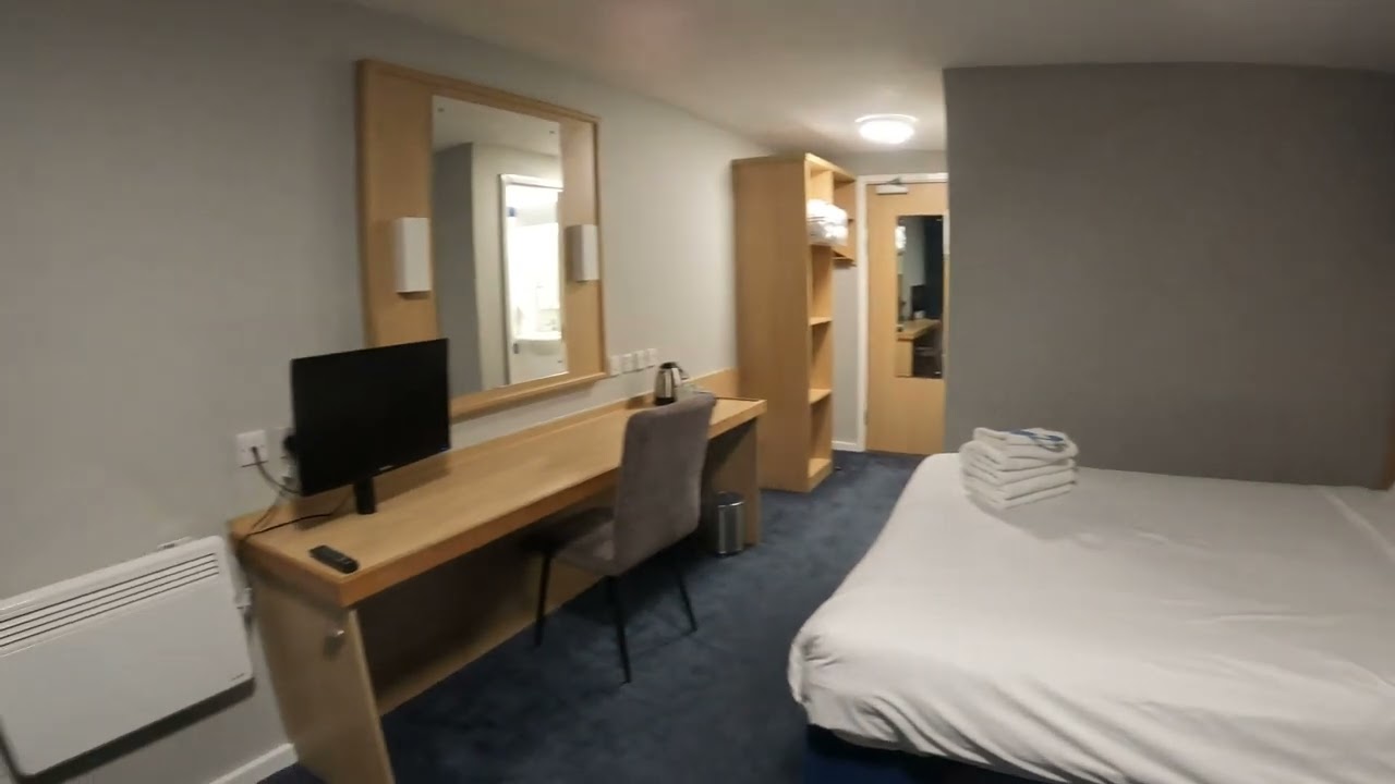Review | Travelodge at Heathrow Heston M4 Westbound (+ transport guide between hotel and Heathrow)