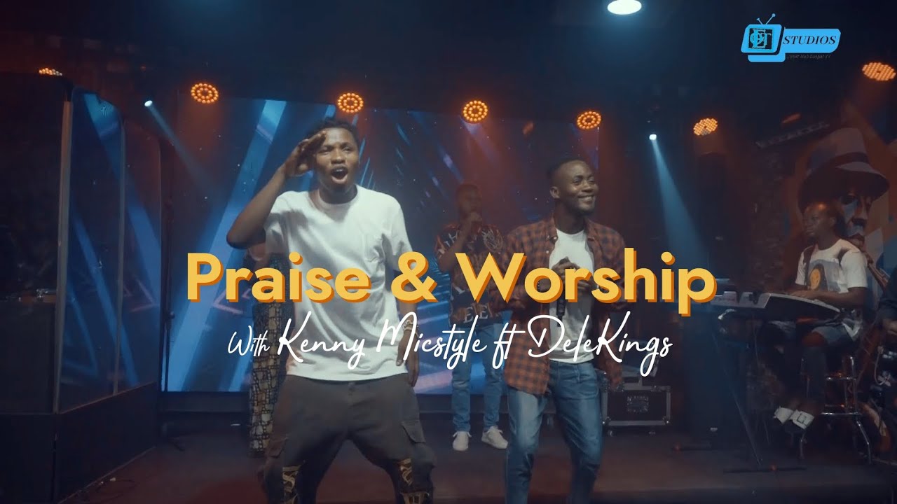 A praise and worship session with Kenny MICSTYLE  FT DELEKINGS
