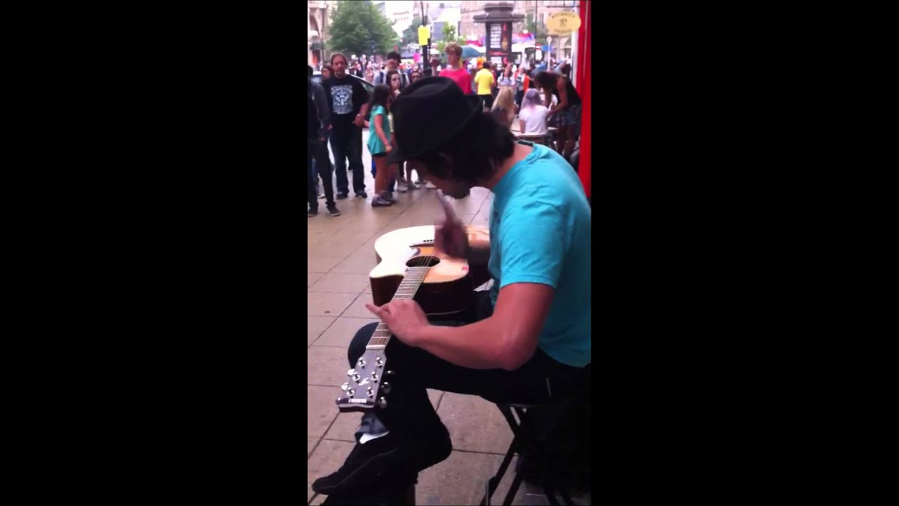 Sheffield Tramlines 2013 Busker