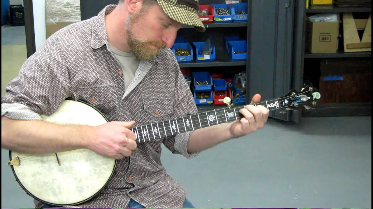 Chris Coole visits Rickard Banjos