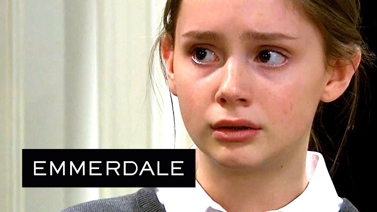 Emmerdale - Sarah Is Disgusted by What Debbie Did to Ross