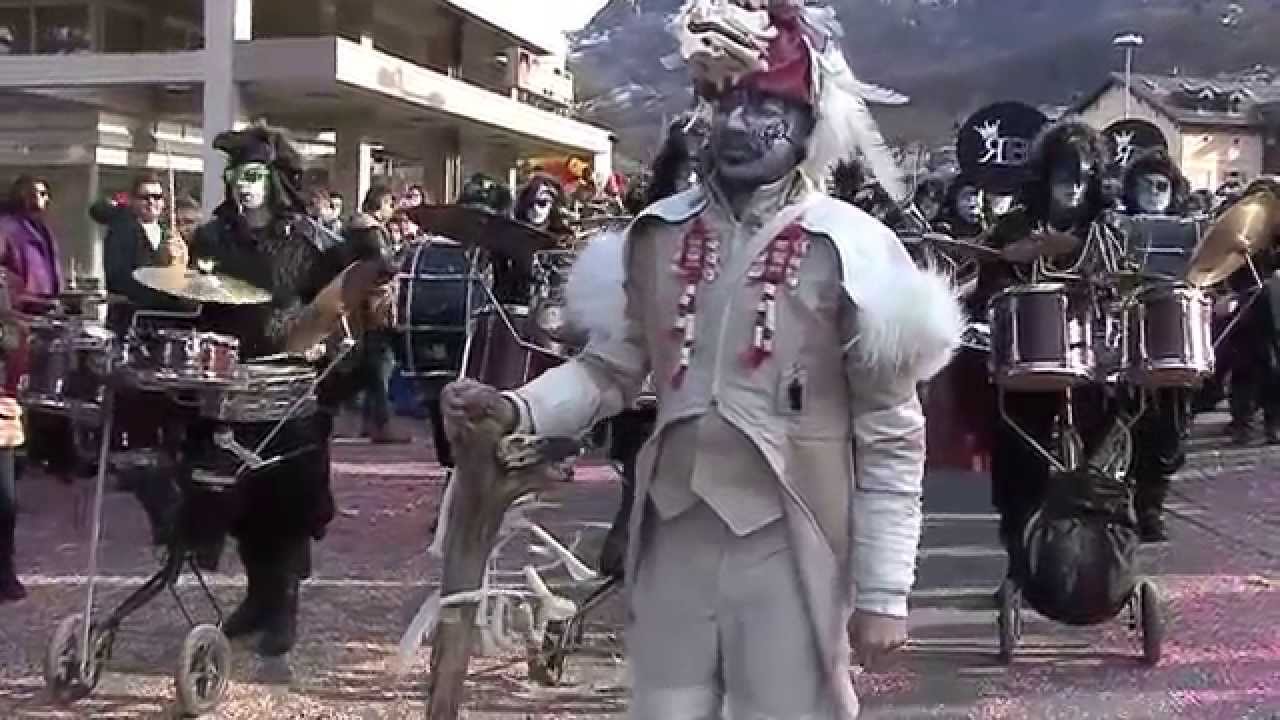 Cortège Carnaval de Monthey ( départ du défilé ) et concert Guggenmusik le 15 février 2015