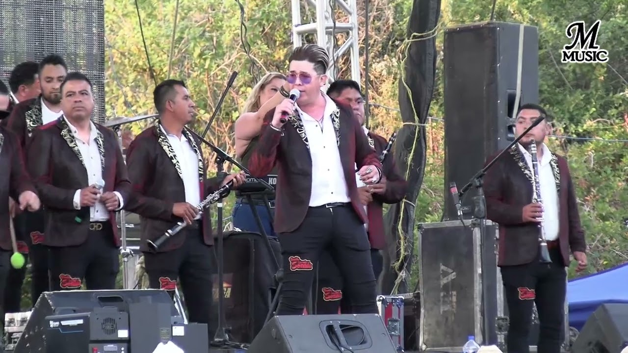 !! BANDA LA MÁS SONADA EN EL PINO MICHOACAN 18 DE DICIEMBRE DEL 2023¡!