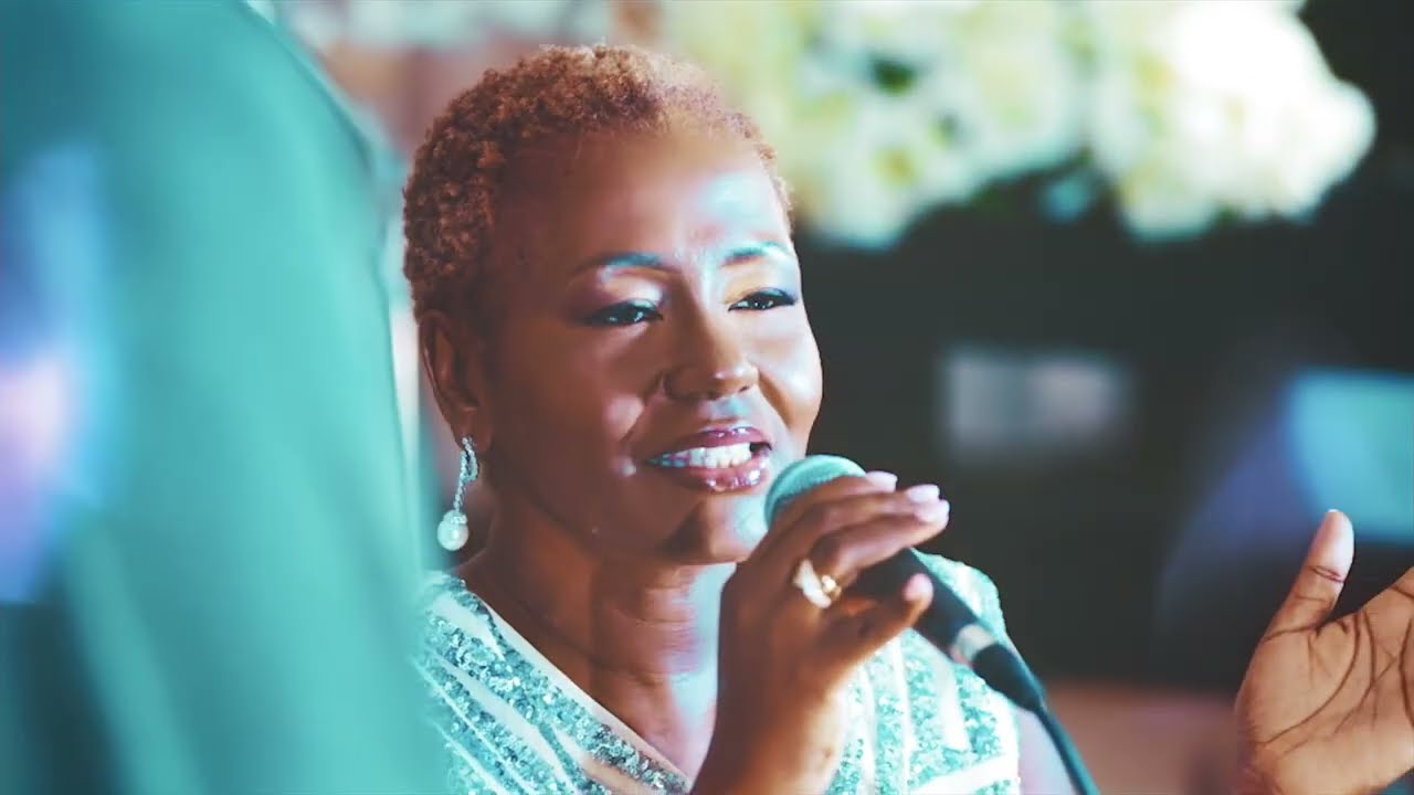 Il est Assis sur son trône élevé - Clip officiel | Maude KM @maudkadiomorokro