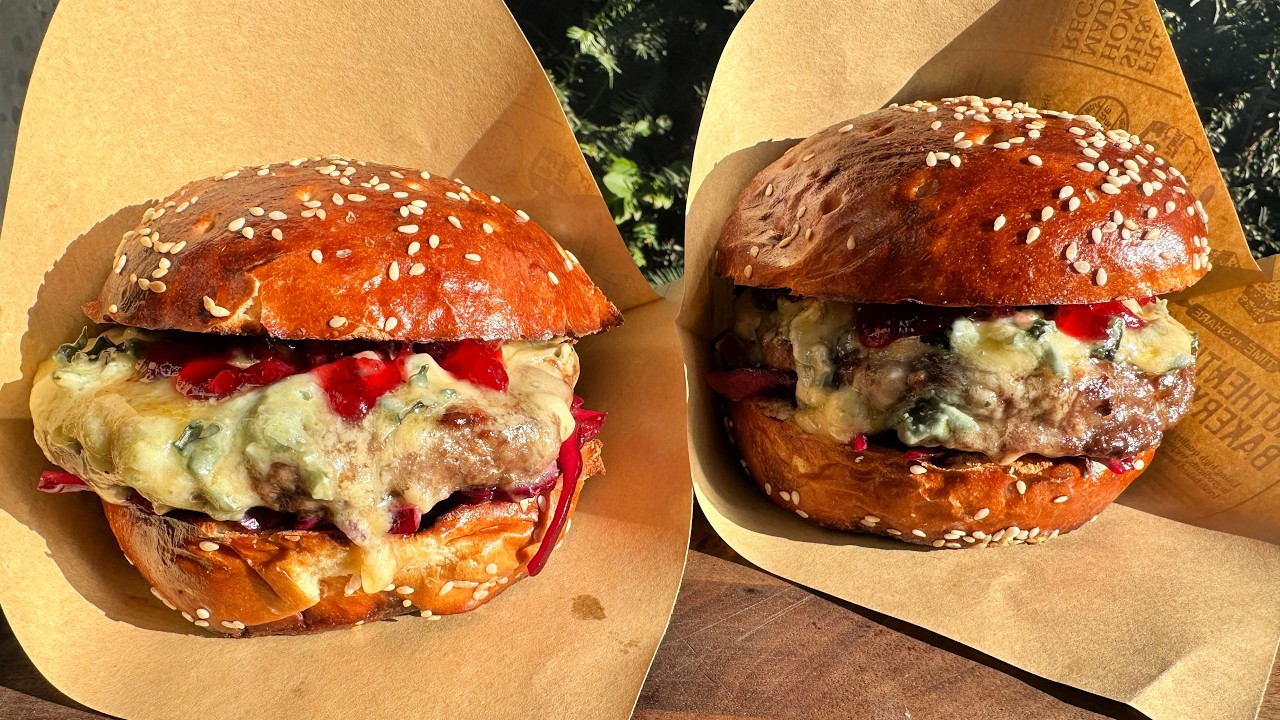 Burger mit Blauschimmelkäse