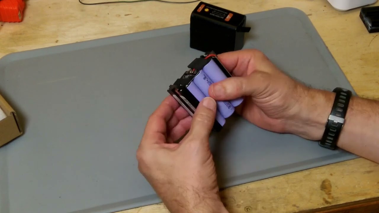 Inside a USB charging Sony Compatible NP F970 battery pack