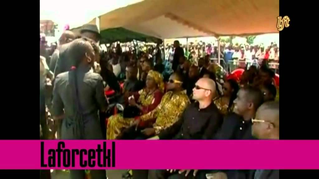 CONGO : JB Mpiana, Bill et Ferré  réconfortent Werrason à la suite de la mort de son père