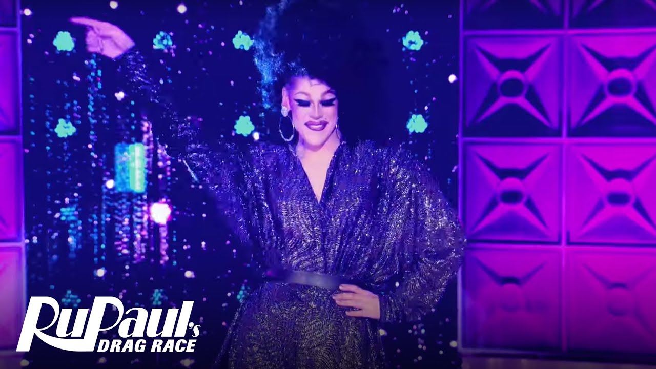 The Queens Serve Their Favorite Runway Lewks | RuPaul&rsquo;s Drag Race All Stars 3