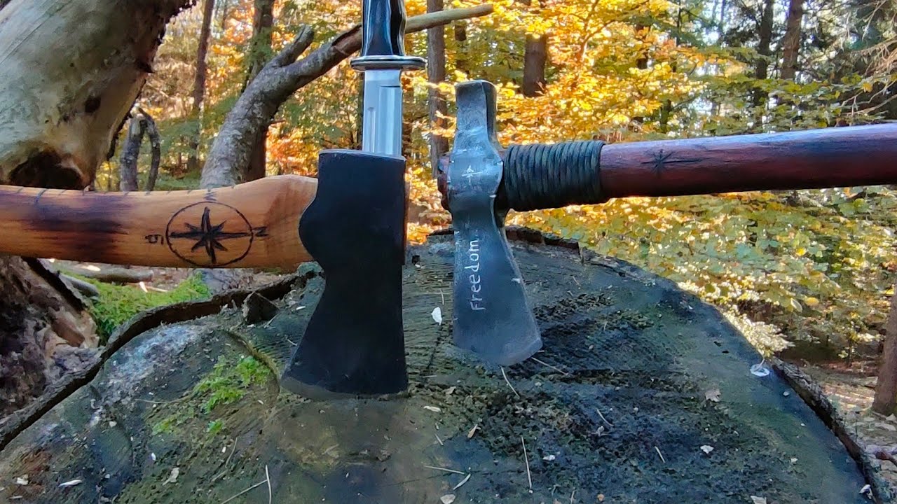 Hatchet vs Tomahawk