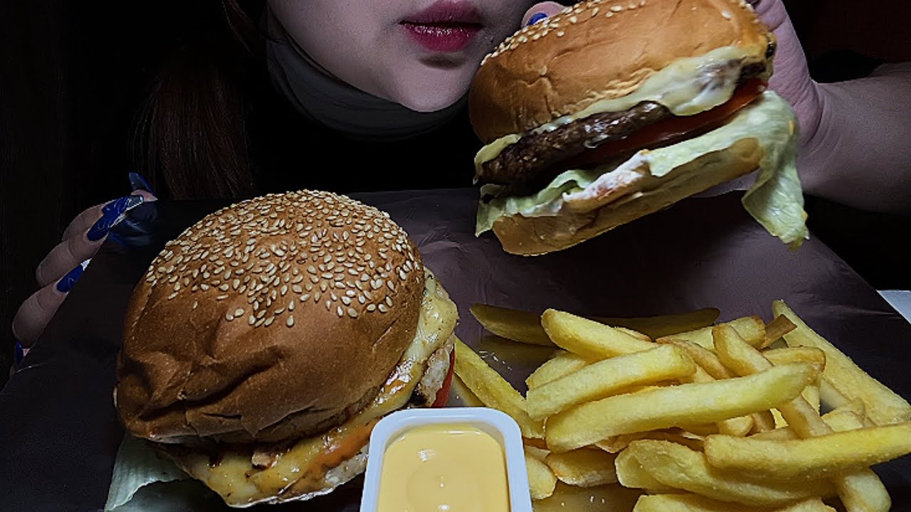 MUKBANG|ASMR CHEESE BURGER BEEF 🧀🍔 AND CHICKEN BURGER 🍔 (no talking)