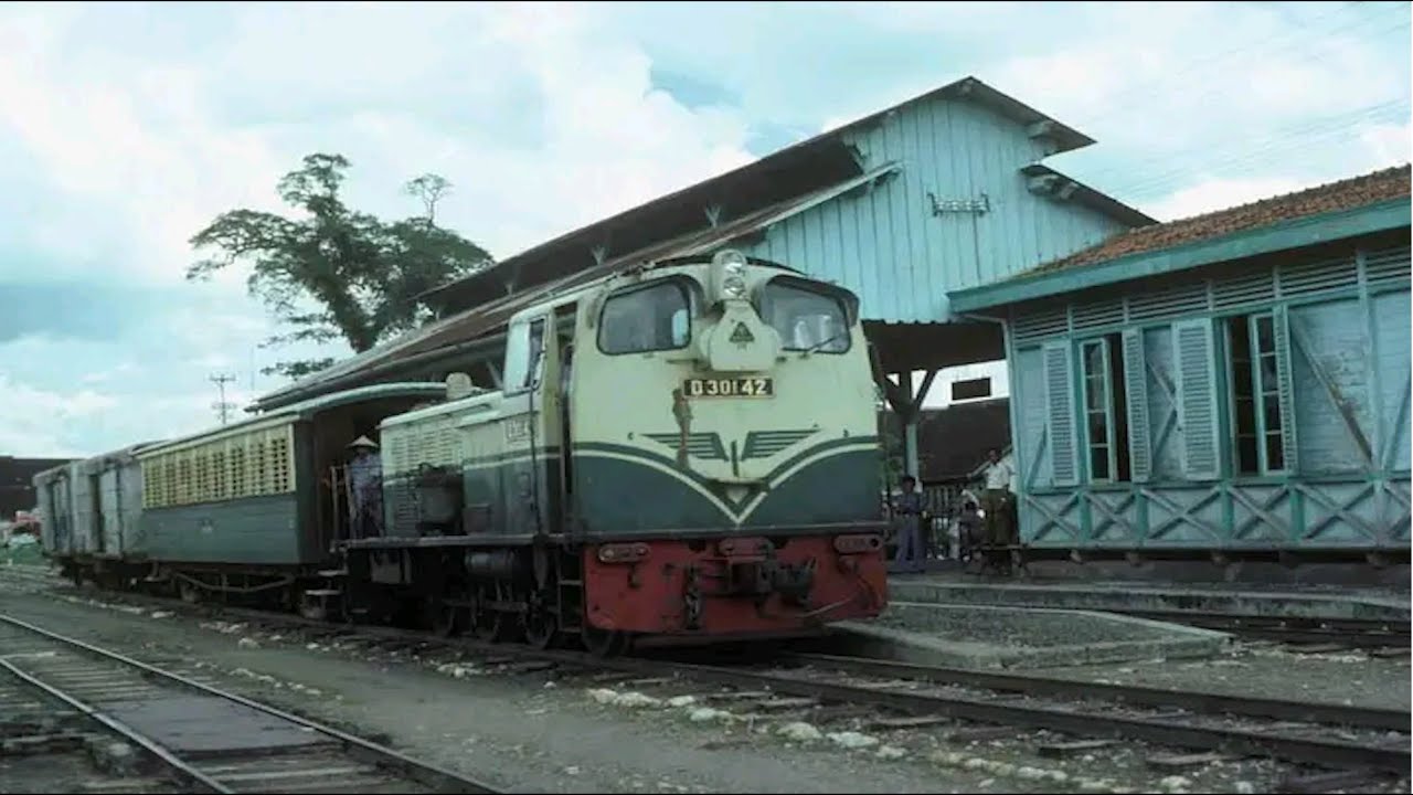 SUSUR REL MATI DARI PERHUTANI - STASIUN CEPU LAMA (SJS), UNIK STASIUNNYA FULL KAYU JATI (PART1)