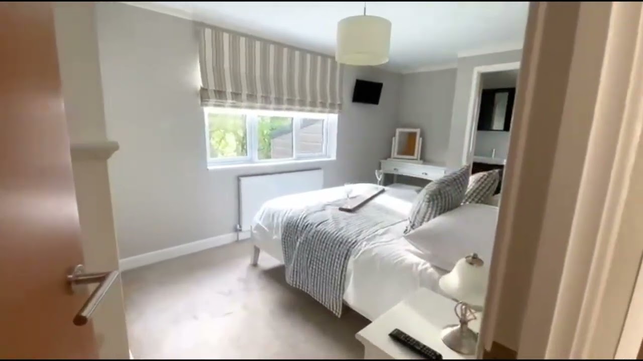 FOR SALE - Willow Brook, Foxhunter Park, Monkton - £220,000