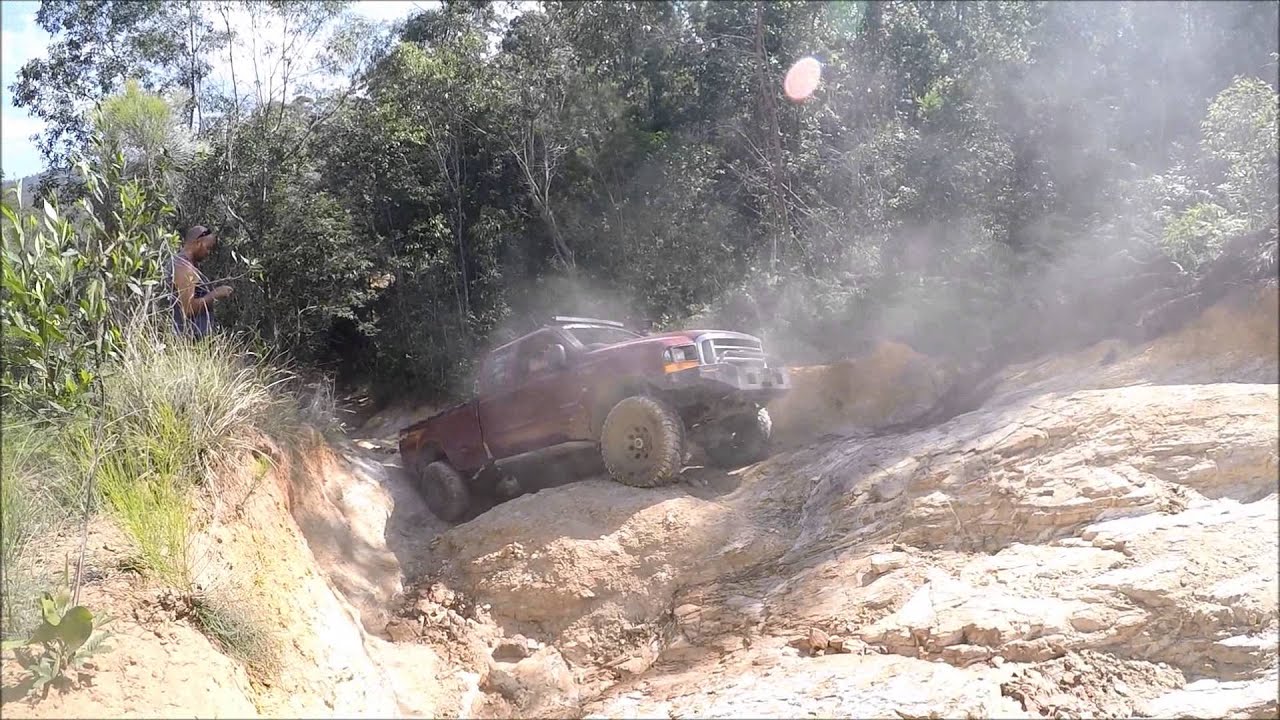 F250 breaks trying to drive Big Red at Glasshouse mountains