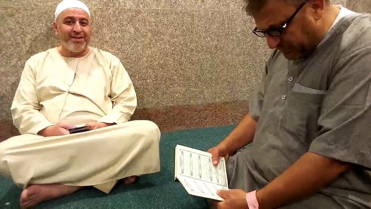 قراءة أحد الإخوة على دكتور المقرئ خالد بركات