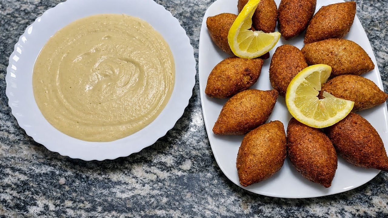 كبة ذهبية مقرمشة مع حمص بالطحينية الكريمي… نكهة شرقية أصيلة لا تُقاوم 😍✨#كبة #حمص #حمص_بالطحينية 