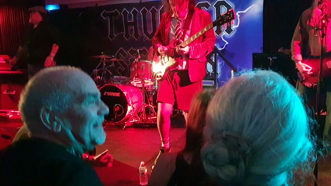 Thunderstruck at the Beaverwood Feb 2022