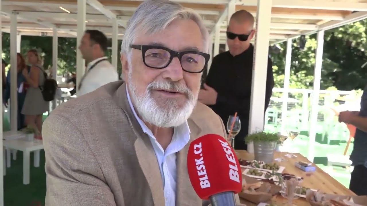 Zemřel Jiří Bartoška (+78): Takhle si užíval svoje Vary