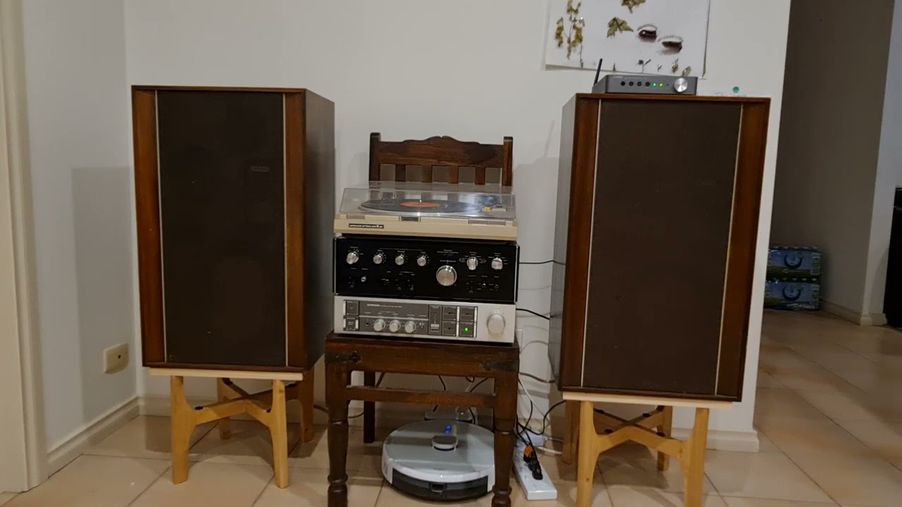 Kef Concerto: Colour to the moon (Allan Taylor)