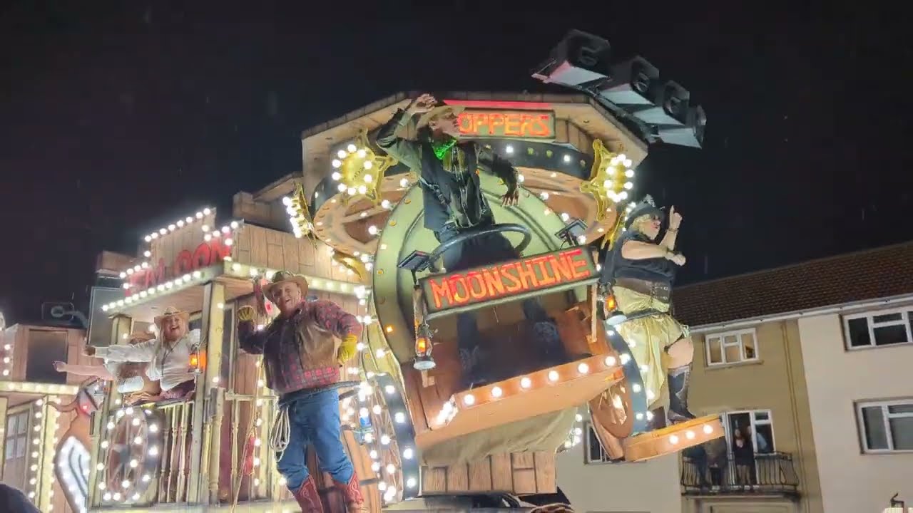 Toppers Carnival Club - Moonshine At Wells Carnival