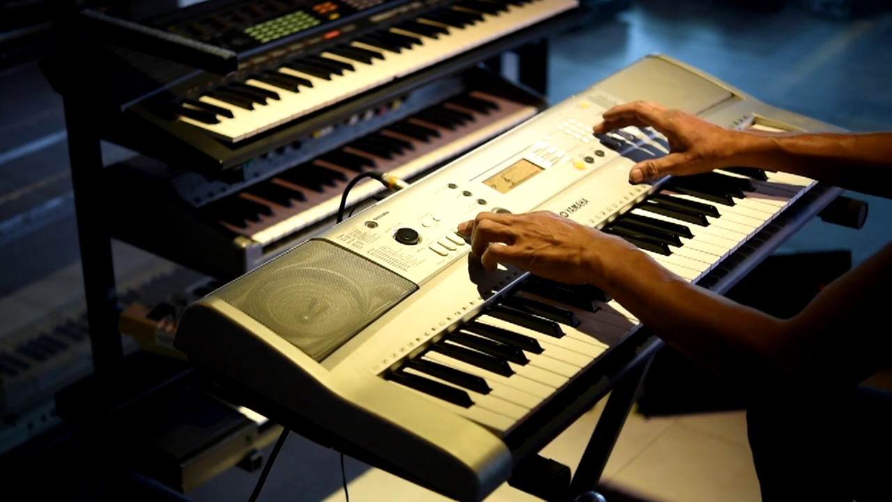 YAMAHA PSR E313