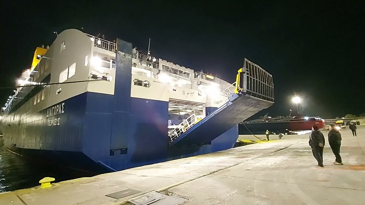 Διαγόρας (Blue Star Ferries): Αναχώρηση από τον Πειραιά! // Diagoras: Departure from Piraeus!