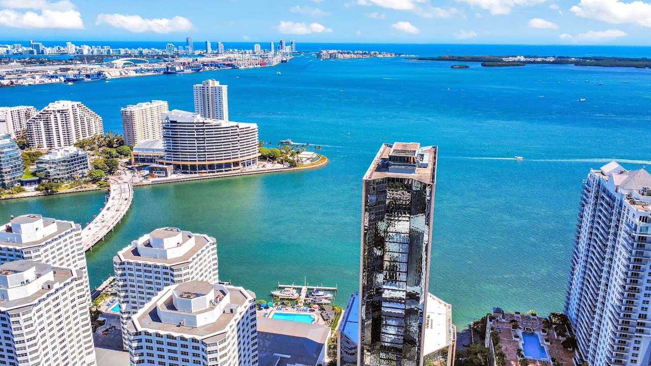 Luxury 2 Bedroom Condo in Brickell | 951 Brickell Ave #505 | Rare Same-Floor Parking
